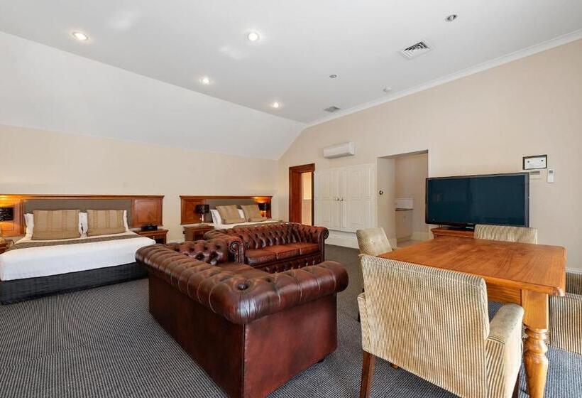 Семейный Номер, The Grand Hotel Launceston