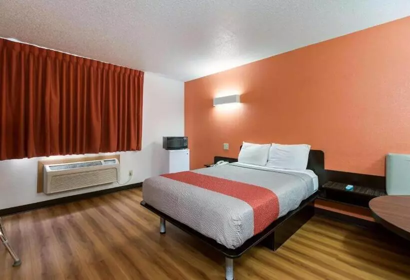 スタンダードルーム, Motel 6 Davenport, Ia