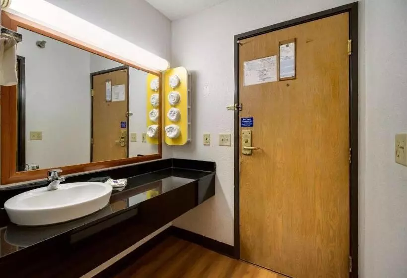 スタンダード４人部屋, Motel 6 Davenport, Ia