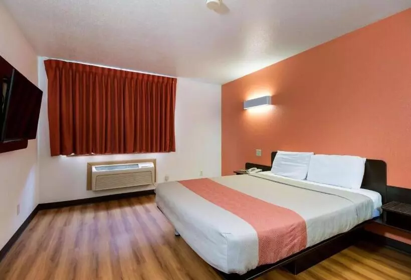 身障者適用スタンダードルーム, Motel 6 Davenport, Ia