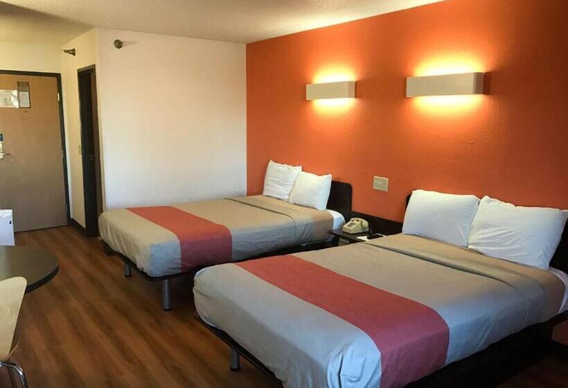 Номер Стандарт, Motel 6 Davenport, Ia