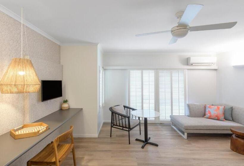 חדר סופריור עם מיטת קינג, Ramada Resort By Wyndham Port Douglas