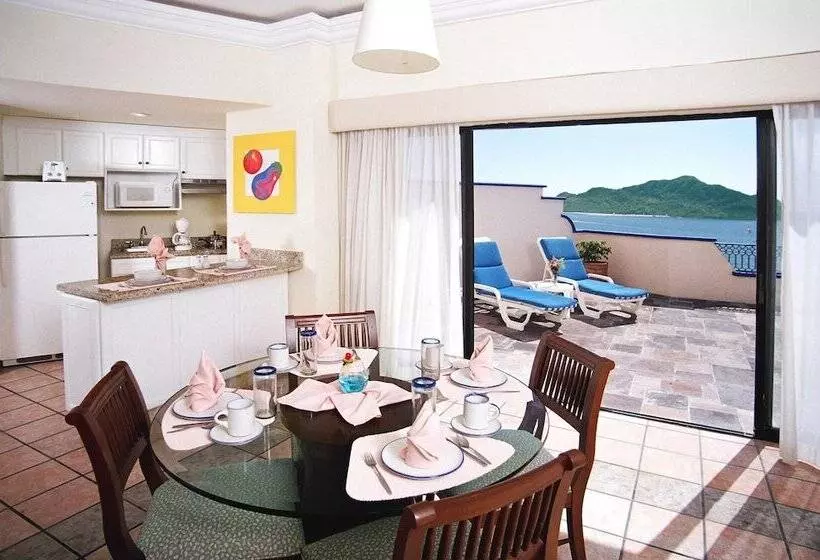 سوئیت 2 خوابه, Royal Villas Resort