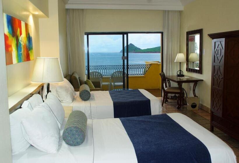 סוויטת דלוקס נוף לים, Royal Villas Resort