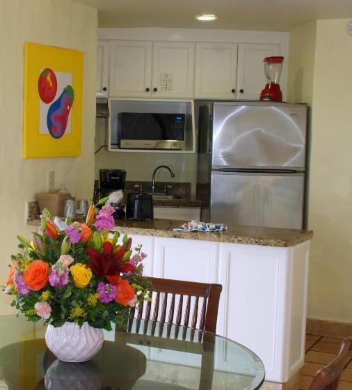 סוויטת דלוקס נוף לים, Royal Villas Resort