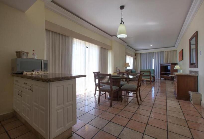 סוויטת דלוקס נוף לים, Royal Villas Resort