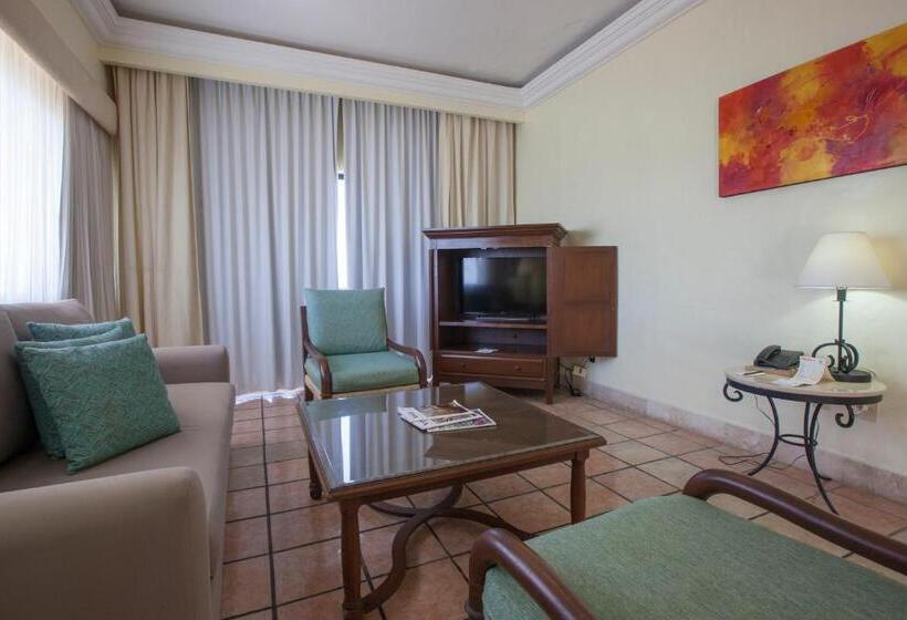 סוויטת דלוקס נוף לים, Royal Villas Resort