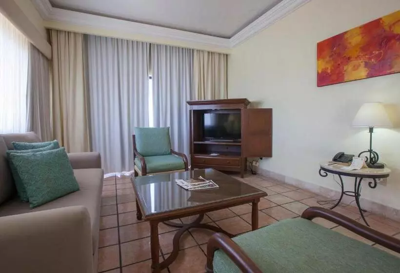 Deluxe Suite Sea View, Royal Villas Resort