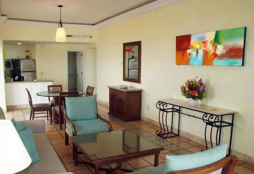 Deluxe Suite Sea View, Royal Villas Resort