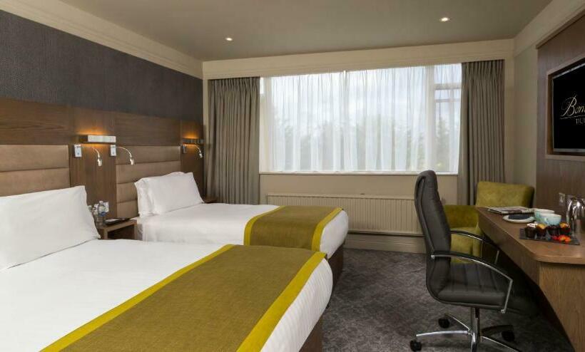 스탠다드 트리플 룸, Bonnington Hotel & Leisure Centre
