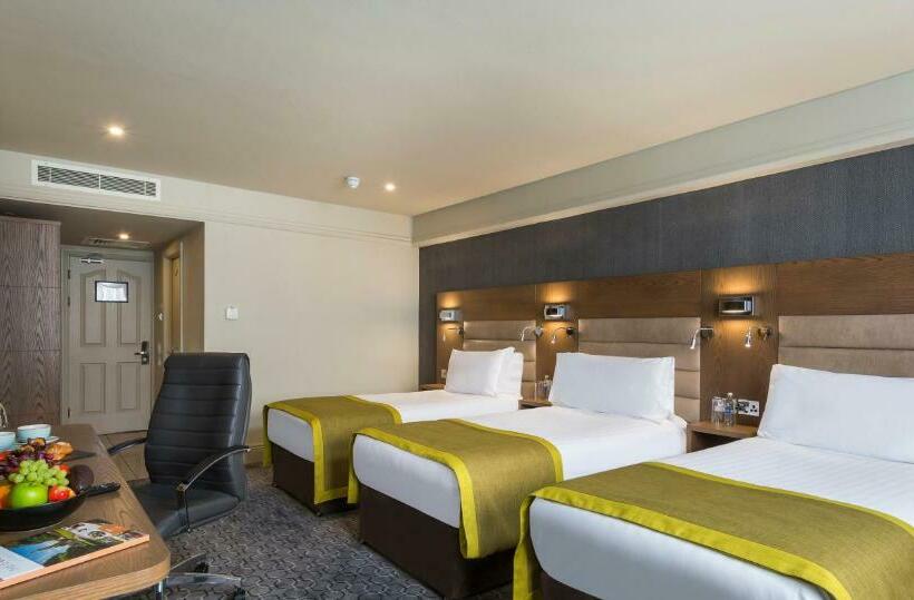 اتاق استاندارد سه نفره, Bonnington Hotel & Leisure Centre