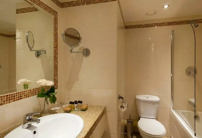 اتاق اجرایی با تخت بزرگ, Bonnington Hotel & Leisure Centre