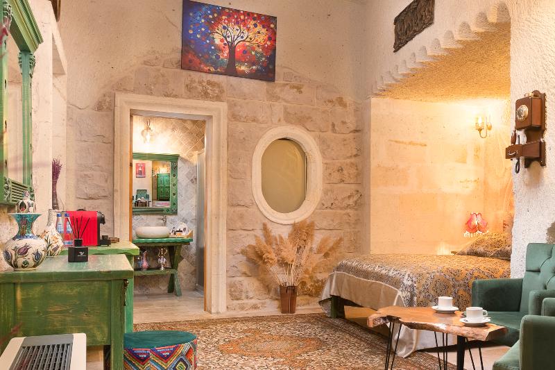 اتاق لوکس, Africana