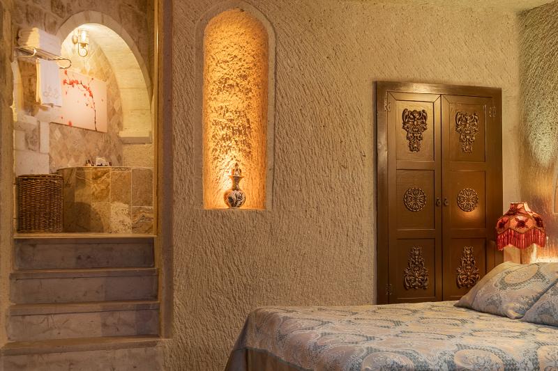 اتاق لوکس, Africana