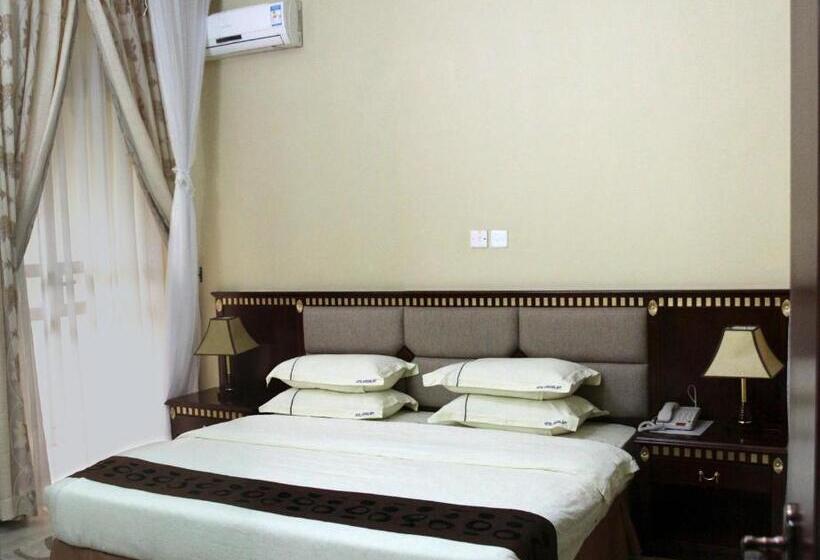 اتاق لوکس, Africana