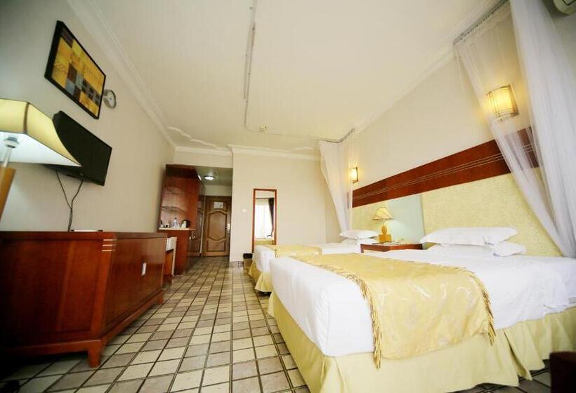 اتاق لوکس, Africana