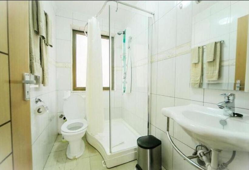 آپارتمان 3 خوابه, Africana