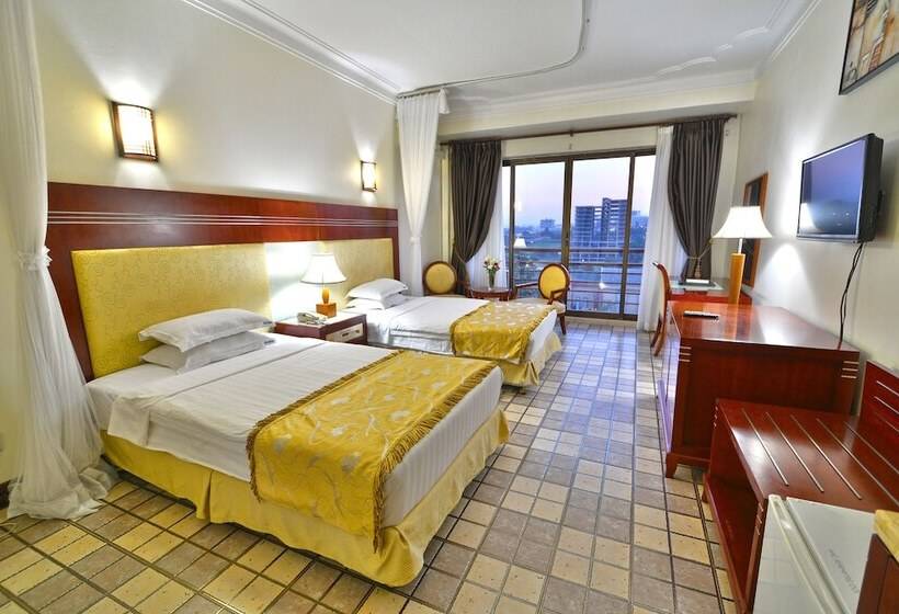 اتاق لوکس, Africana