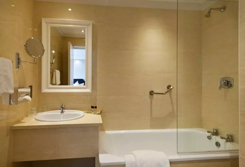 اتاق استاندارد سه نفره, Bonnington Hotel & Leisure Centre