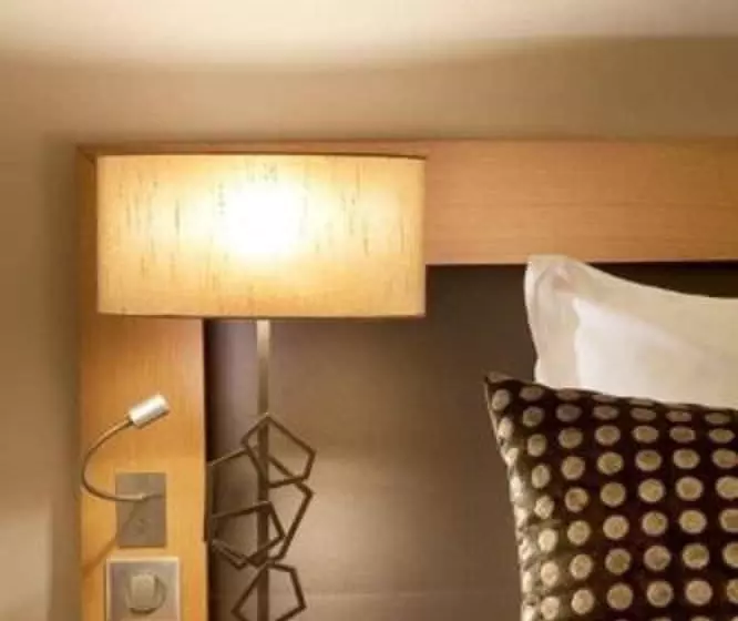 エクゼクティブトリプル, Hôtel Galileo Champs Elysées