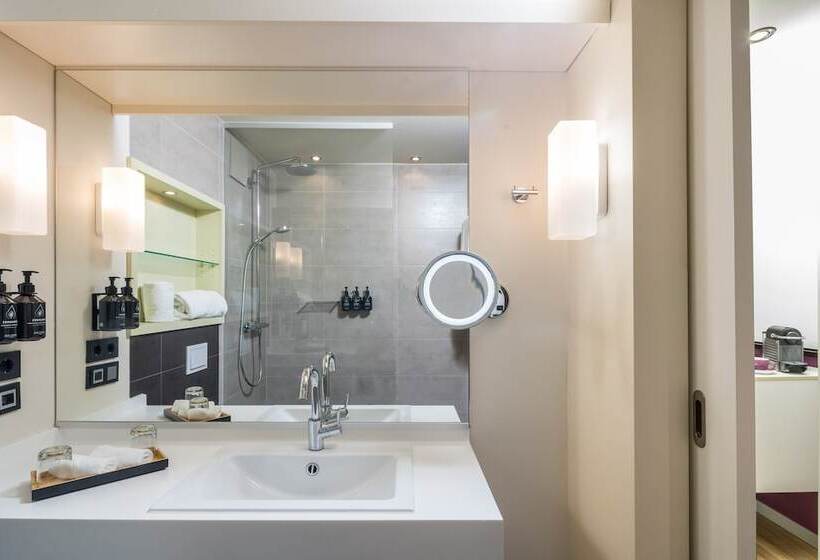 Номер Премиум Вид на Город, Indigo   Dusseldorf   Victoriaplatz, An Ihg