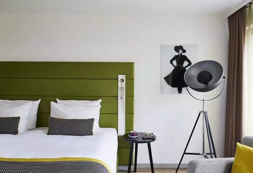 Premium Room City View, Indigo Dusseldorf Victoriaplatz, An Ihg