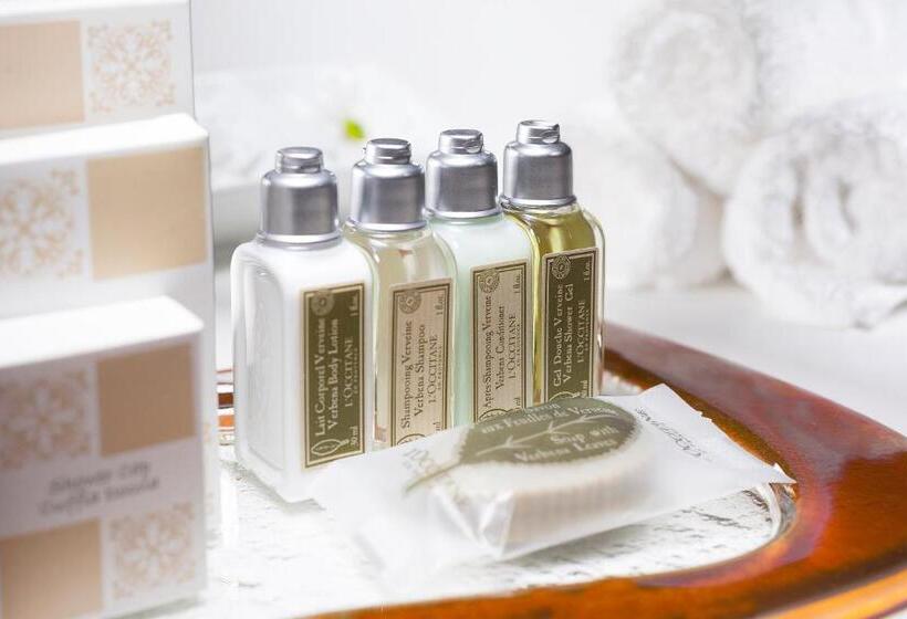 اتاق لوکس, Jalta Boutique