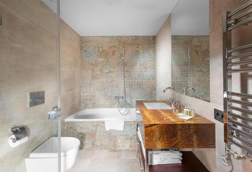 اتاق لوکس, Jalta Boutique