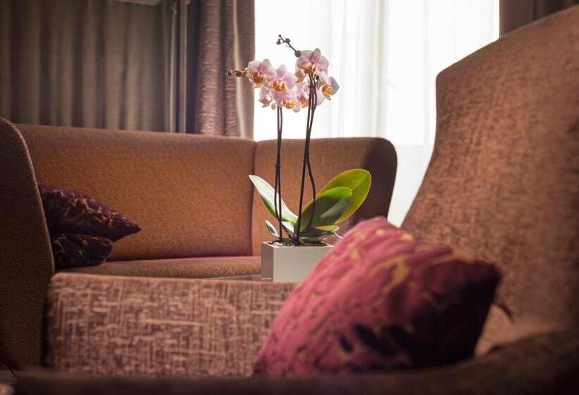 اتاق لوکس, Jalta Boutique