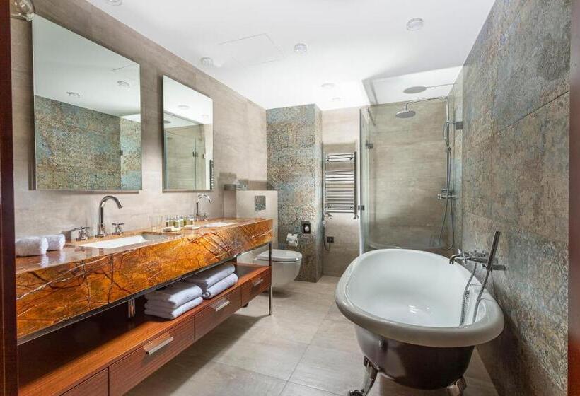 سوییت, Jalta Boutique