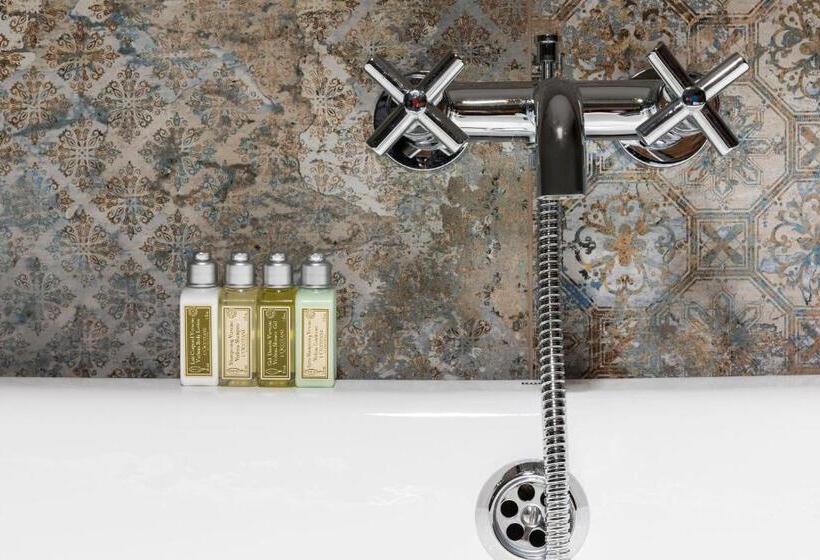 اتاق سوپریور با چشمانداز شهر, Jalta Boutique