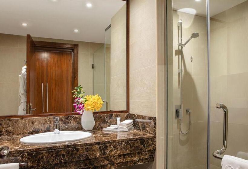 带大床的标准间, Jumeira Rotana – Dubai