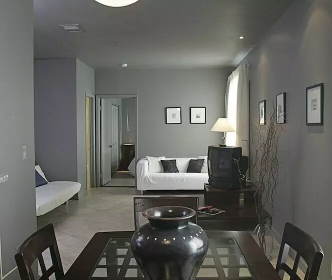 スイート, Nassau Suite South Beach, An All Suite