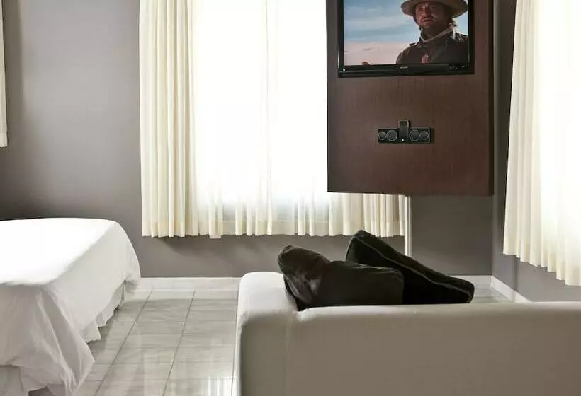 デラックススイート, Nassau Suite South Beach, An All Suite