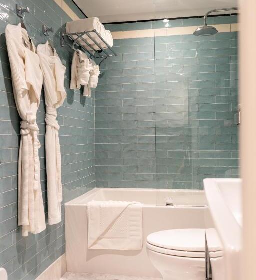 带大床的套房, Nassau Suite South Beach, An All Suite