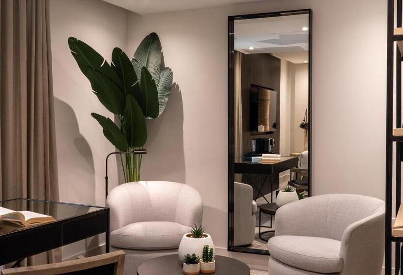 豪华套房, Nassau Suite South Beach, An All Suite