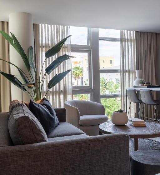 带大床的复式套间, Nassau Suite South Beach, An All Suite