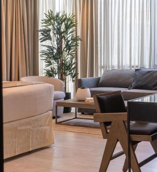 带大床的复式套间, Nassau Suite South Beach, An All Suite