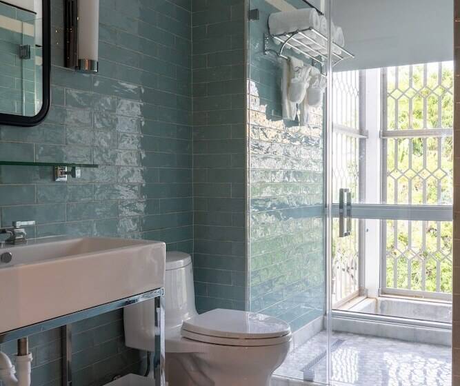 豪华套房, Nassau Suite South Beach, An All Suite