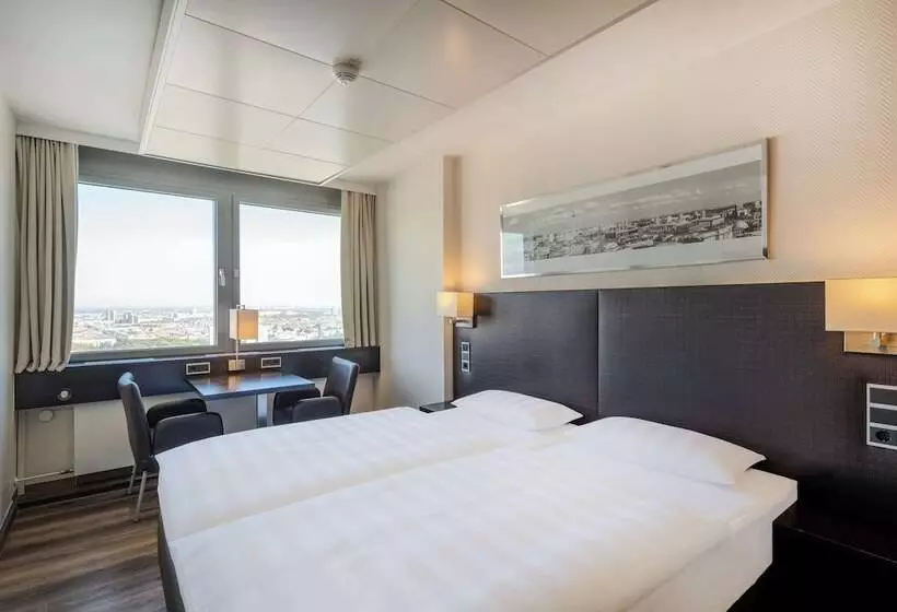 Standard Room, Park Inn By Radisson Berlin Alexanderplatz