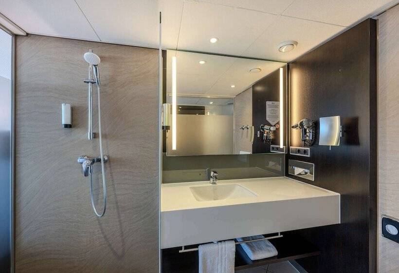 Standard Room City View, Park Inn By Radisson Berlin Alexanderplatz