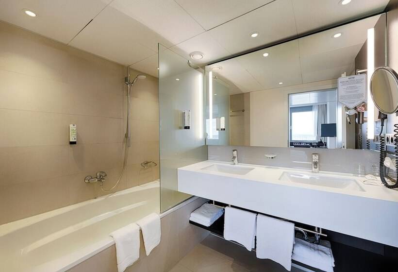 Junior Suite, Park Inn By Radisson Berlin Alexanderplatz