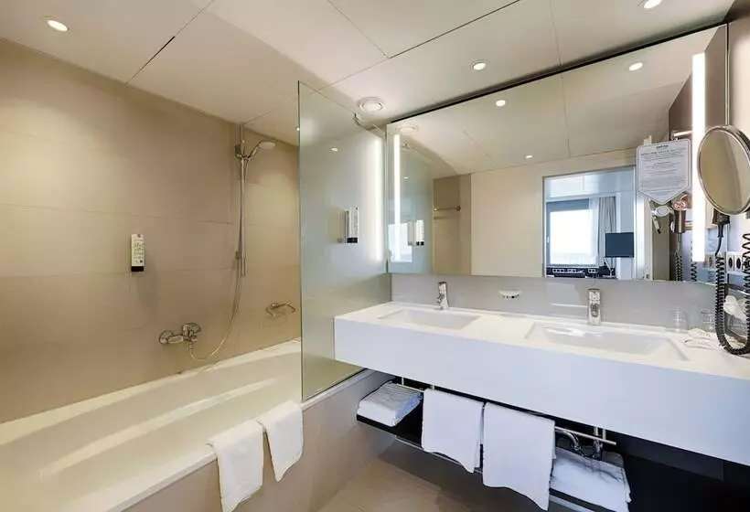 Junior Suite, Park Inn By Radisson Berlin Alexanderplatz