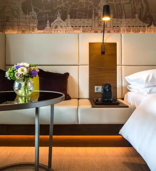 سوییت جونیور با چشم‌انداز شهر, Radisson Blu Hotel, Antwerp City Centre