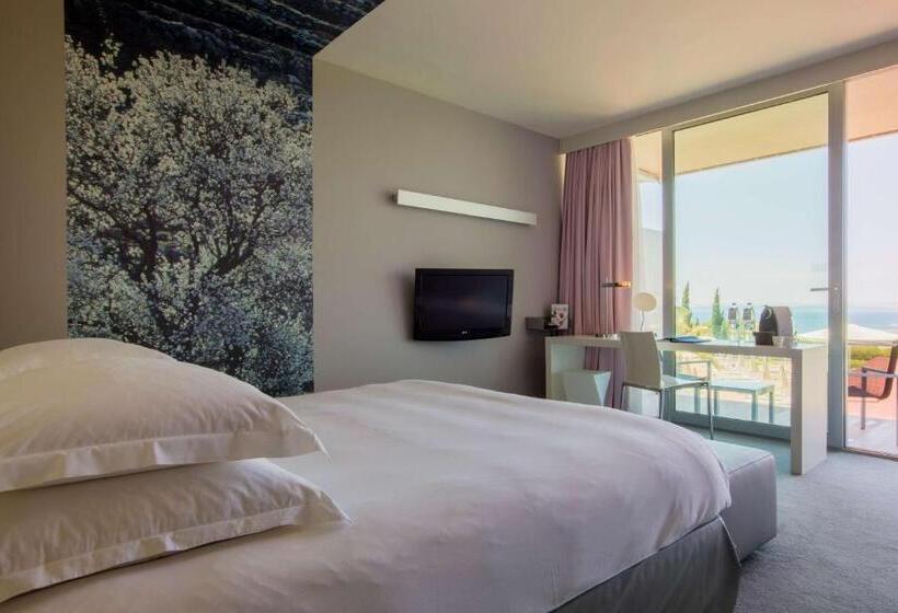 Люкс Superior Вид на Море, Radisson Blu Resort & Spa