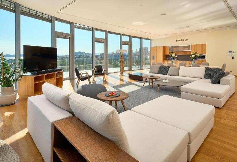 펜트하우스 스위트, Radisson Blu Resort & Spa