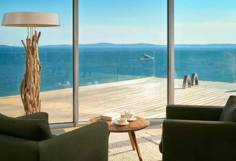 ペントハウススイート, Radisson Blu Resort & Spa