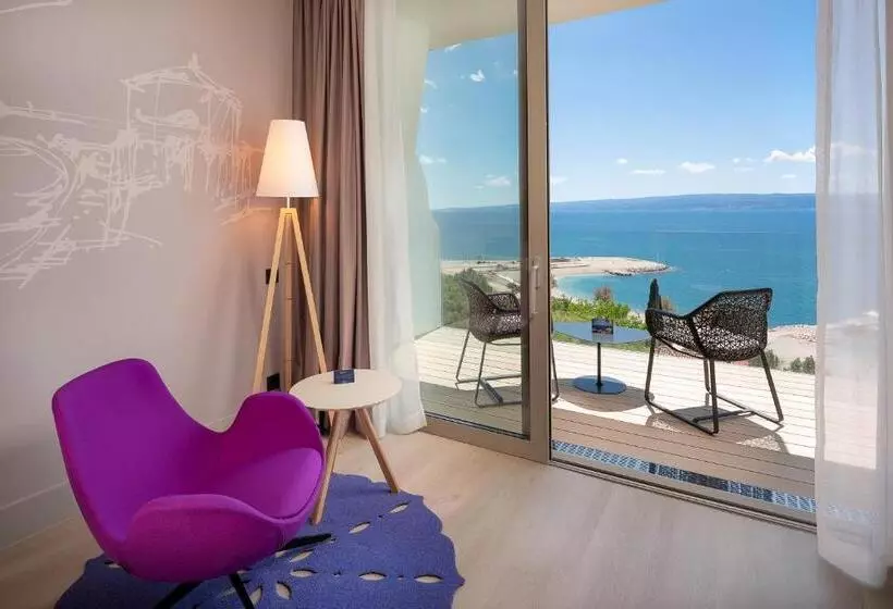 オーシャンビューのプレミアムルーム。, Radisson Blu Resort & Spa