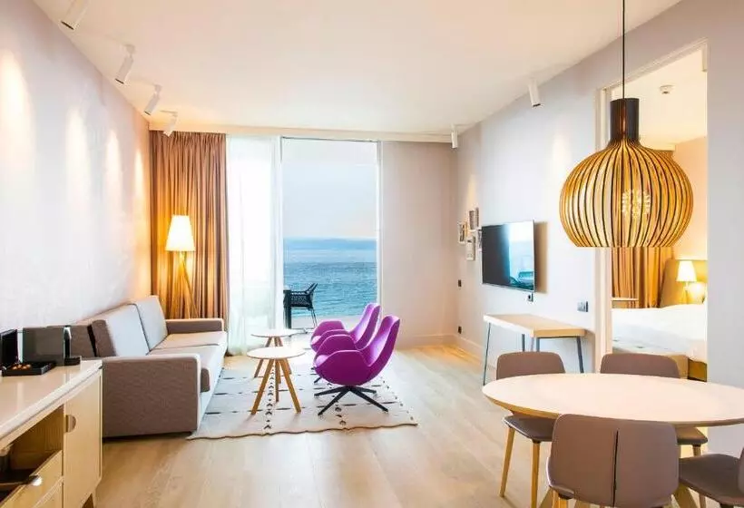 海の見えるプレミアムスイート, Radisson Blu Resort & Spa