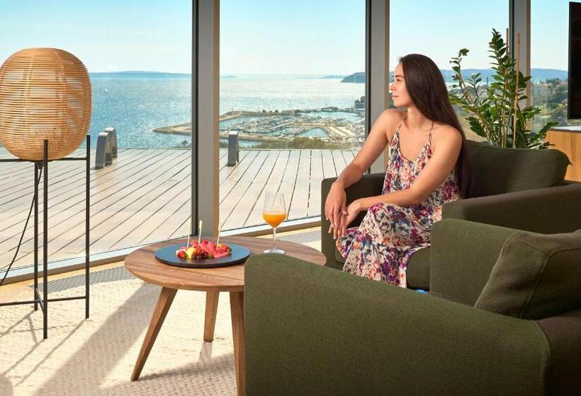 Пентхаус Люкс, Radisson Blu Resort & Spa